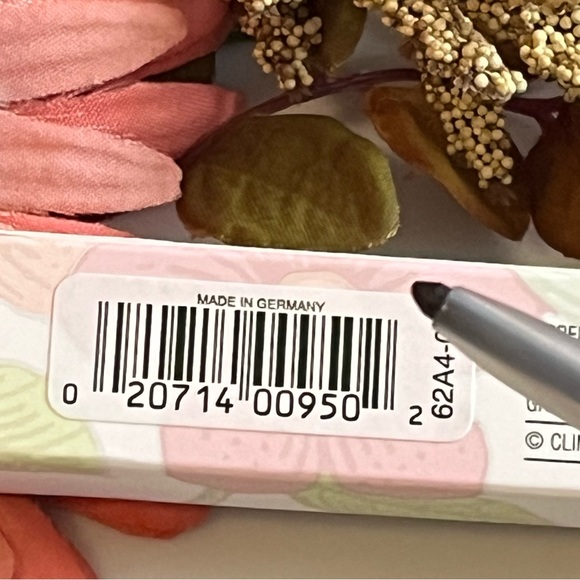 CLINIQUE Quickliner for Eyes VIOLET 06 - Picture 10 of 13